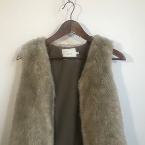 Aritzia Talula Fur Vest